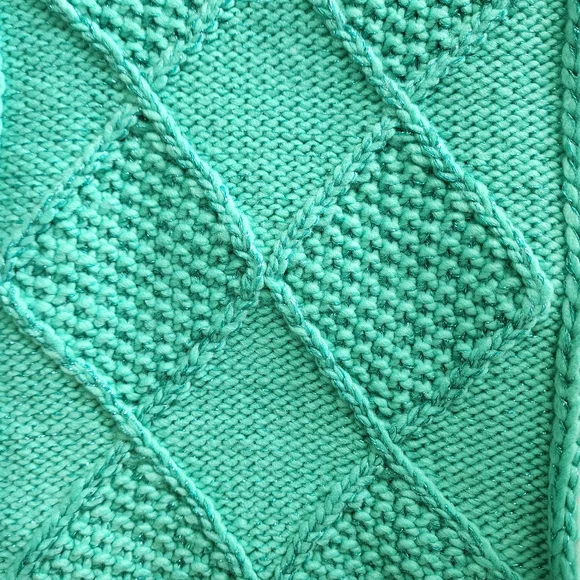 Kurt Geiger NWT Women's Green Metallic Scarf.  One Size - Picture 5 of 9